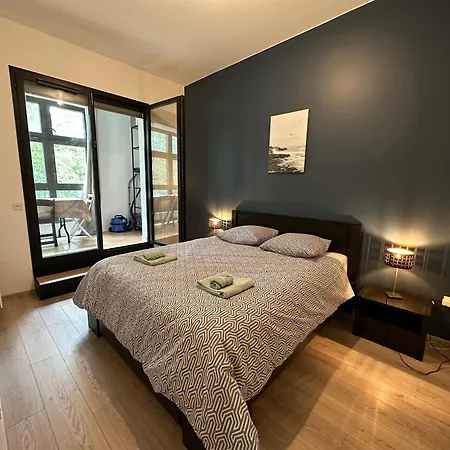 Au Calme Avec Vue Sur Parc, Proche De Paris Apartment *